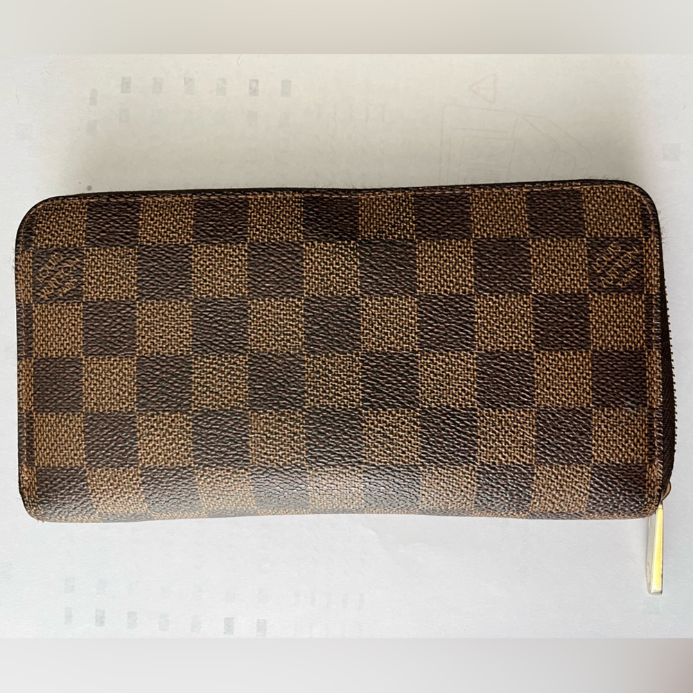 Louis Vuitton Damier Ebene Zippy Wallet